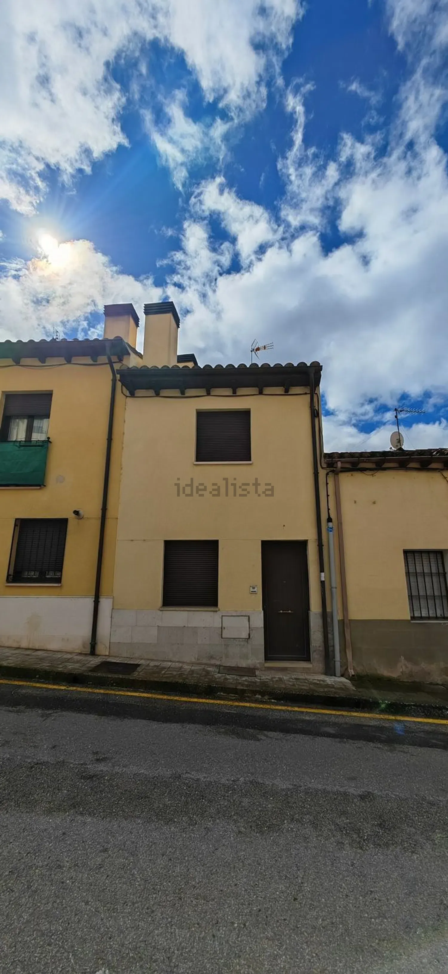 Imagen Fachada de chalet adosado en Calle Solana Baja, 6