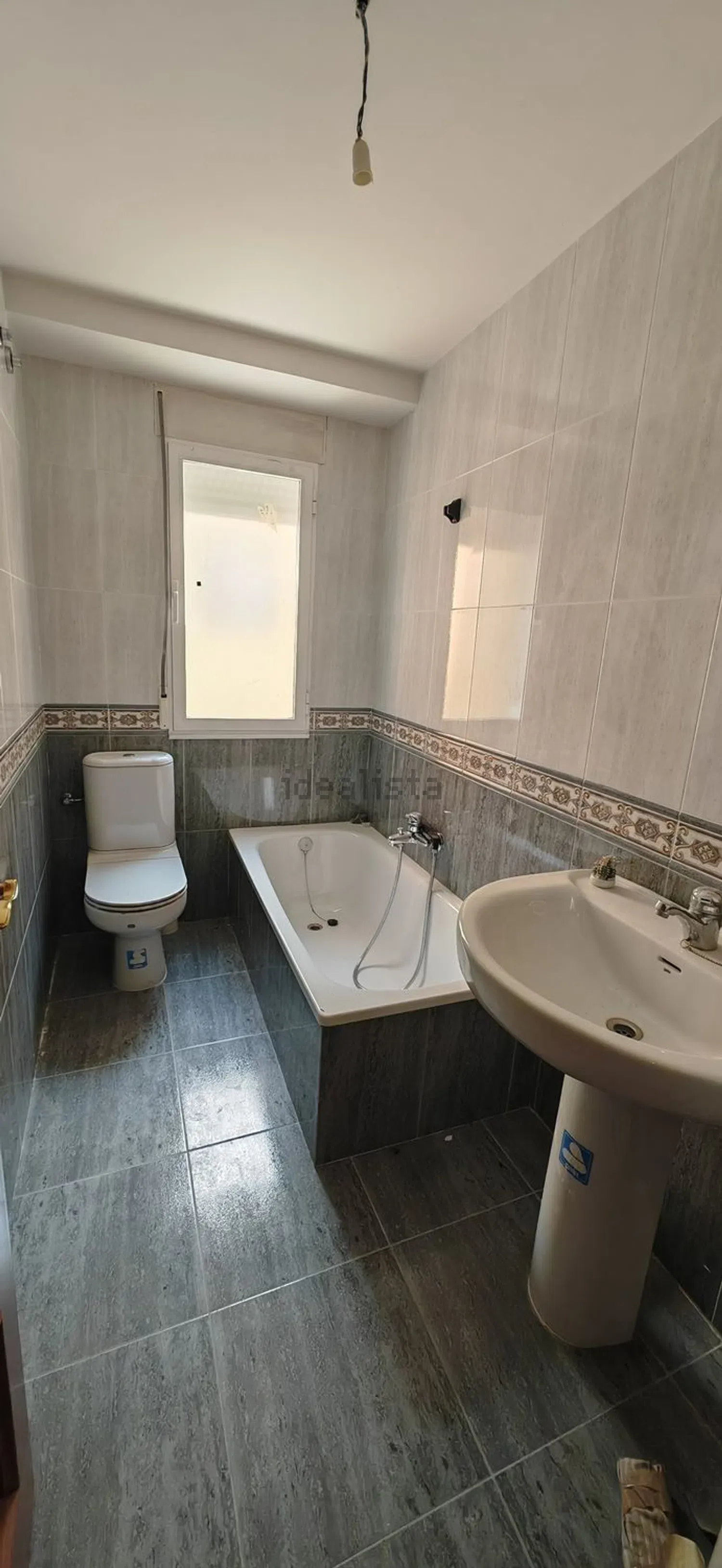 Imagen Baño de casa o chalet independiente en Calle el Mesón, 10