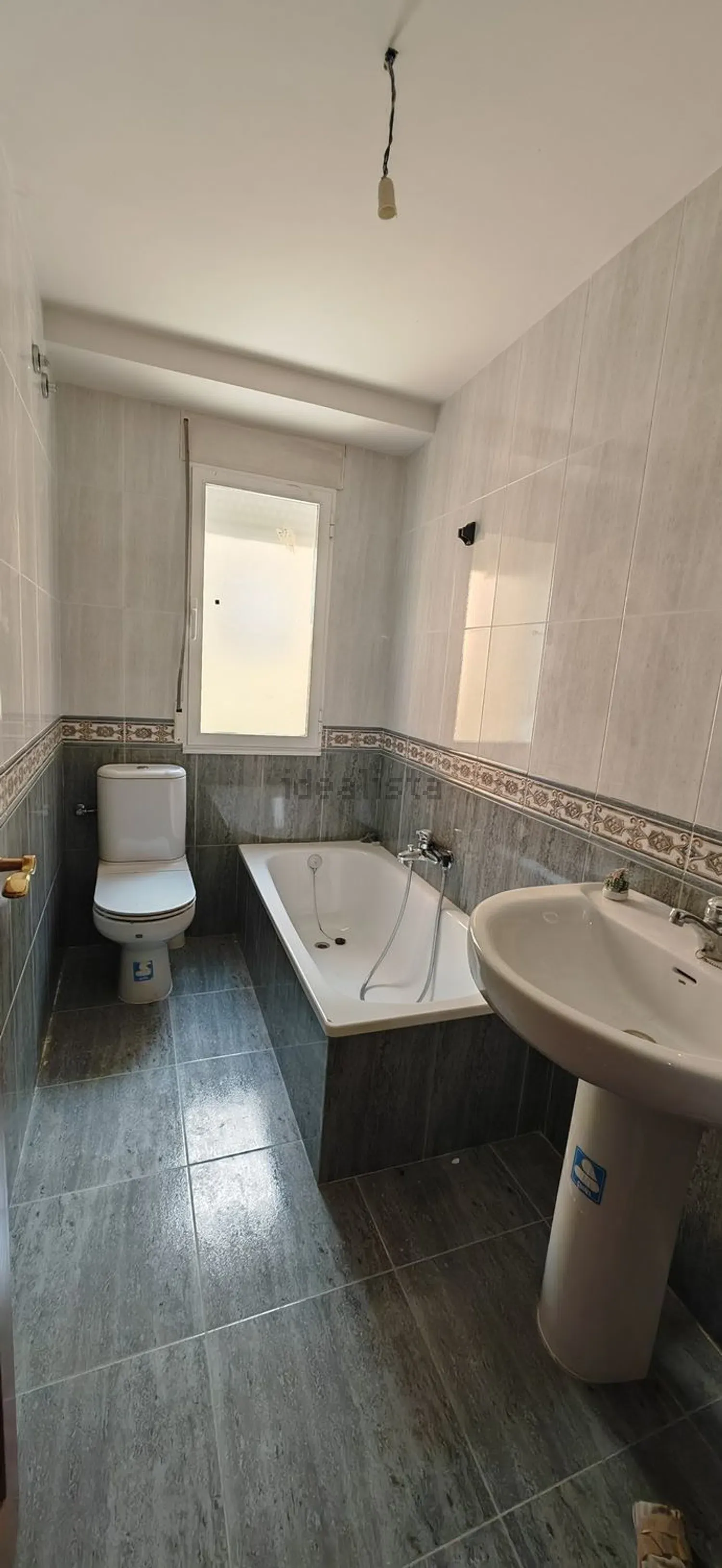 Imagen Baño de casa o chalet independiente en Calle el Mesón, 10