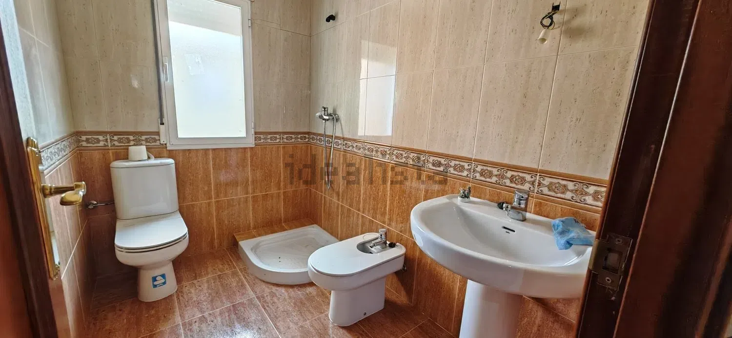 Imagen Baño de casa o chalet independiente en Calle el Mesón, 10