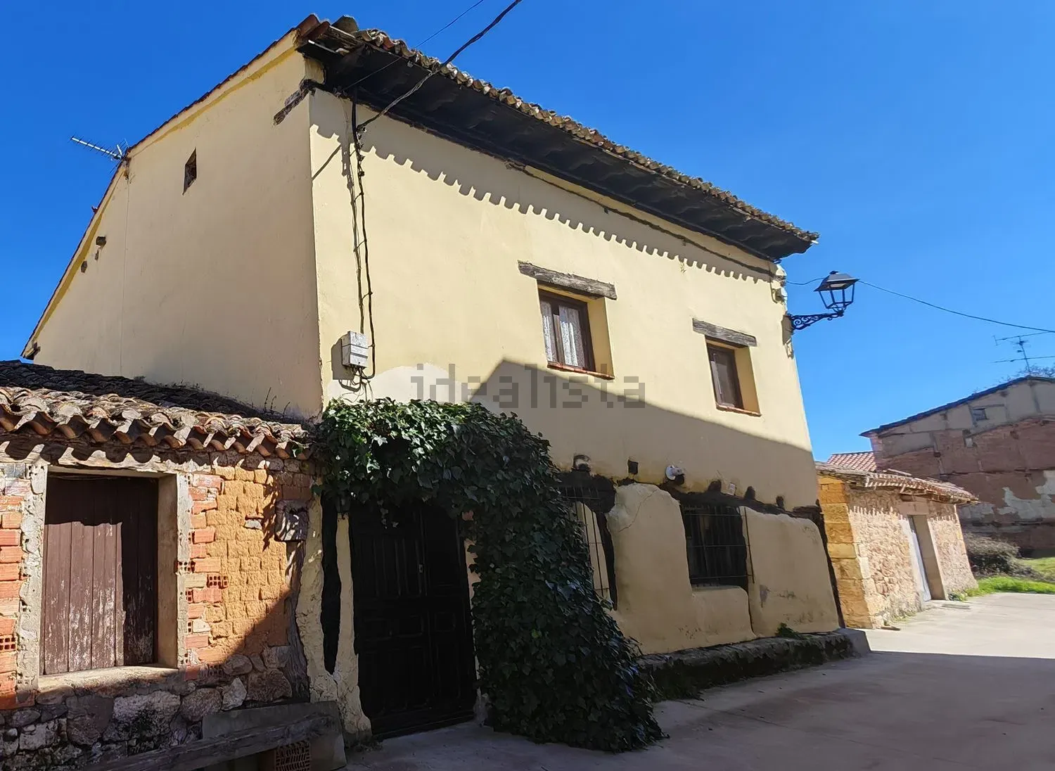 Imagen Fachada de casa rural en CL La Fuente, 13