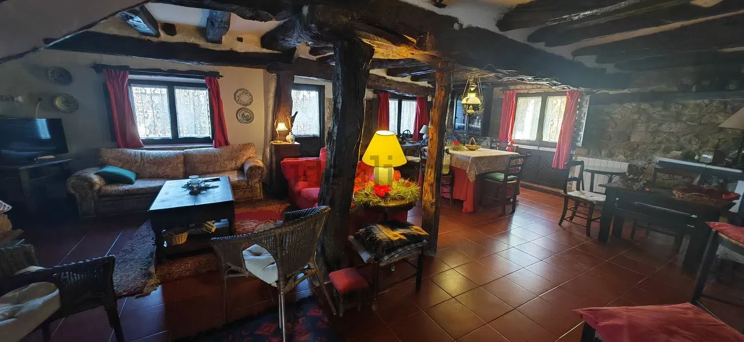 Imagen Salón de casa rural en CL La Fuente, 13