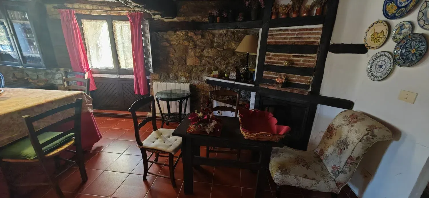 Imagen Salón de casa rural en CL La Fuente, 13