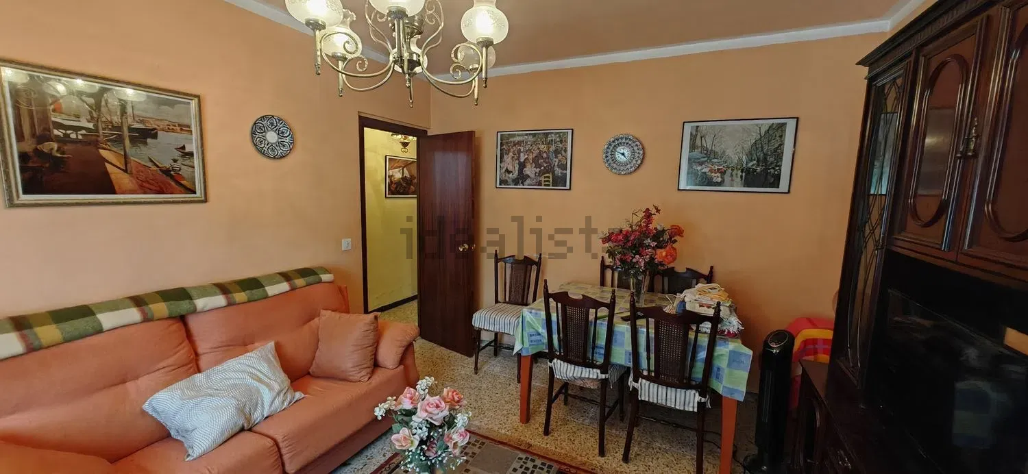 Imagen Salón de casa o chalet independiente en Calle Real, 2