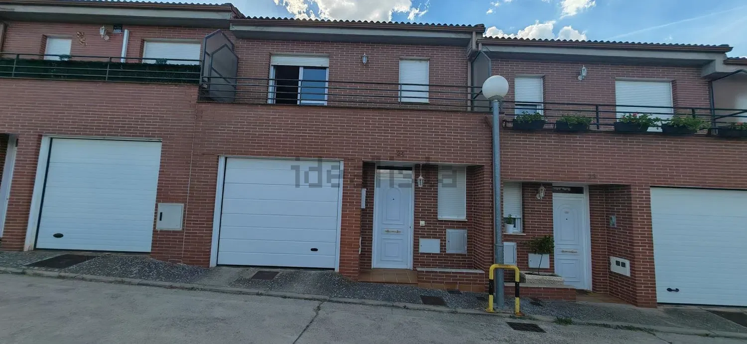 Chalet adosado en Lerma