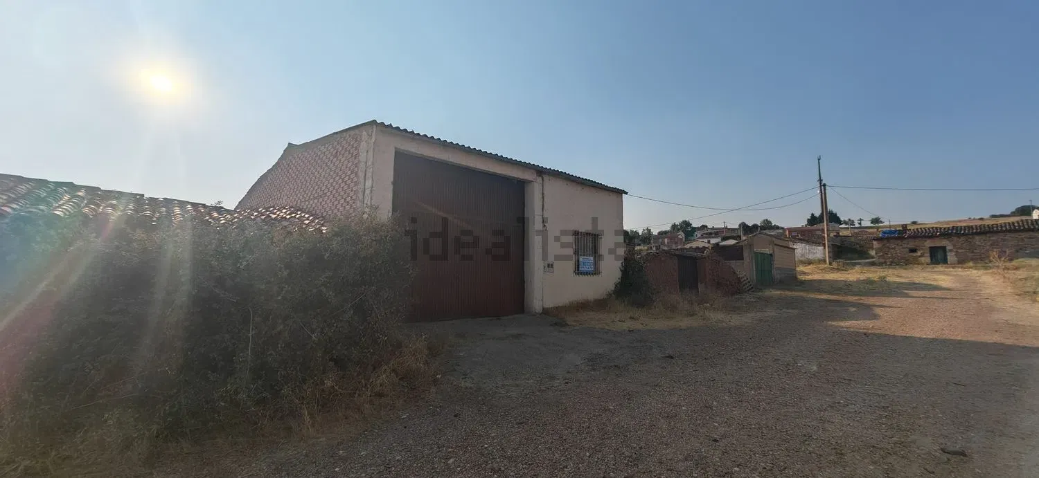 Imagen Fachada de nave en Camino Vial, 156