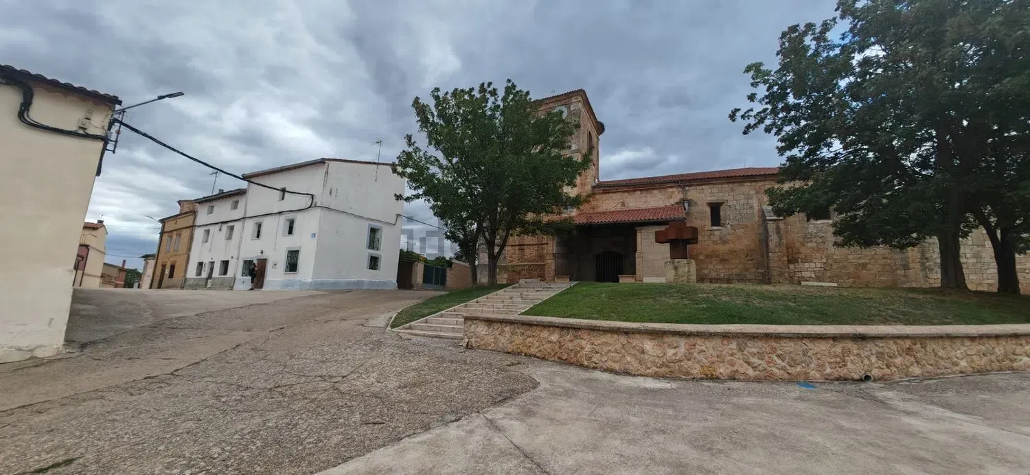 Imagen Fachada de casa de pueblo en Cementerio, 2