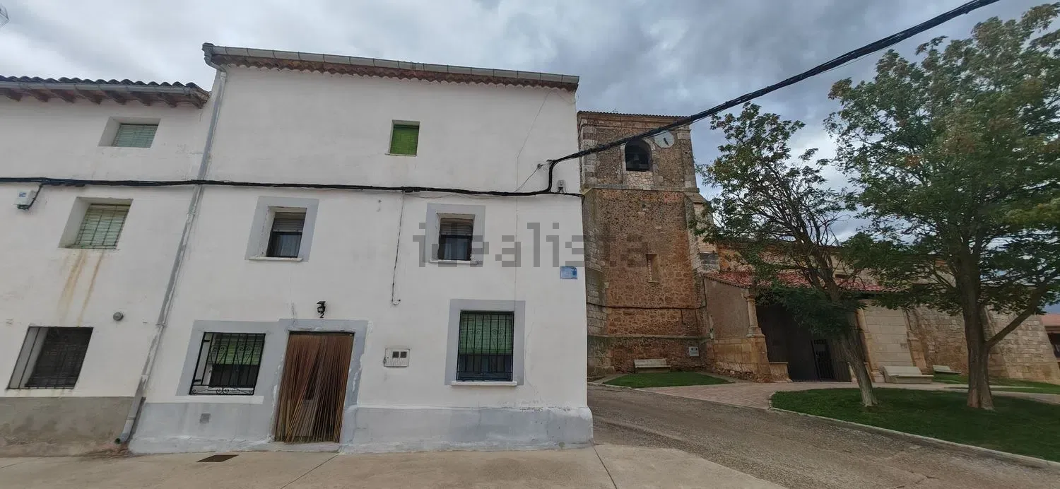 Imagen Fachada de casa de pueblo en Cementerio, 2