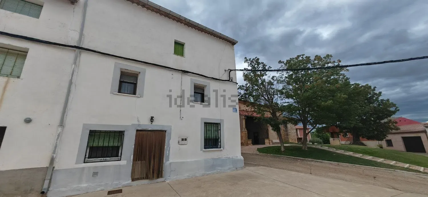 Imagen Fachada de casa de pueblo en Cementerio, 2