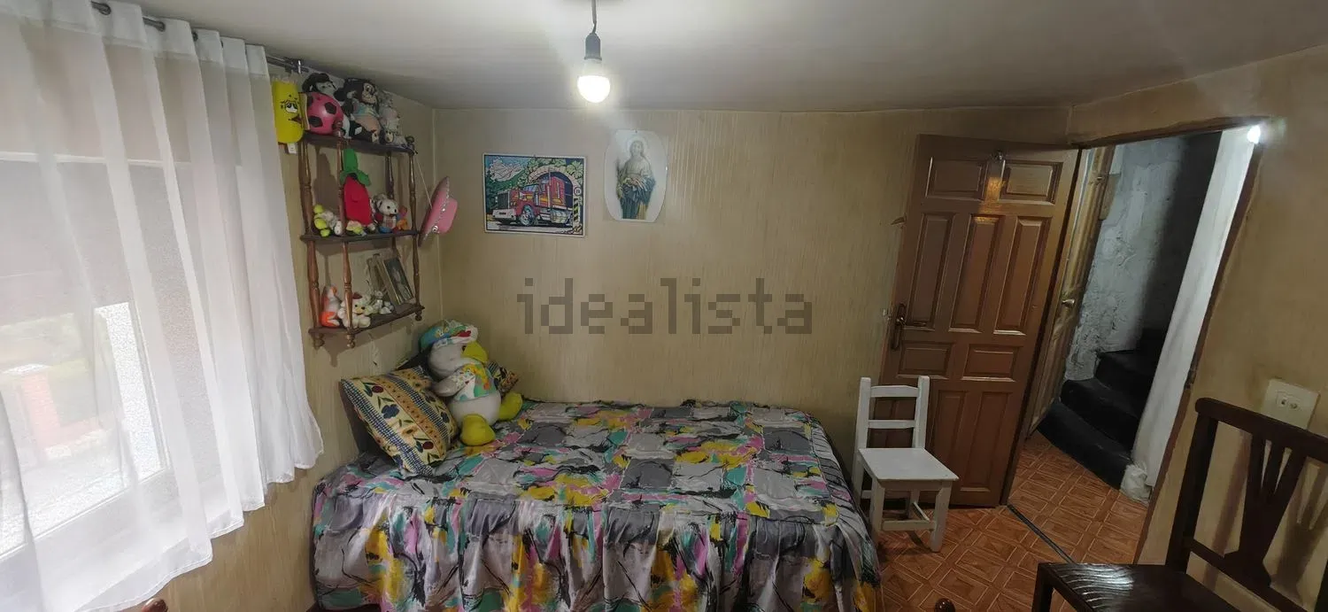 Imagen Dormitorio de casa de pueblo en Cementerio, 2