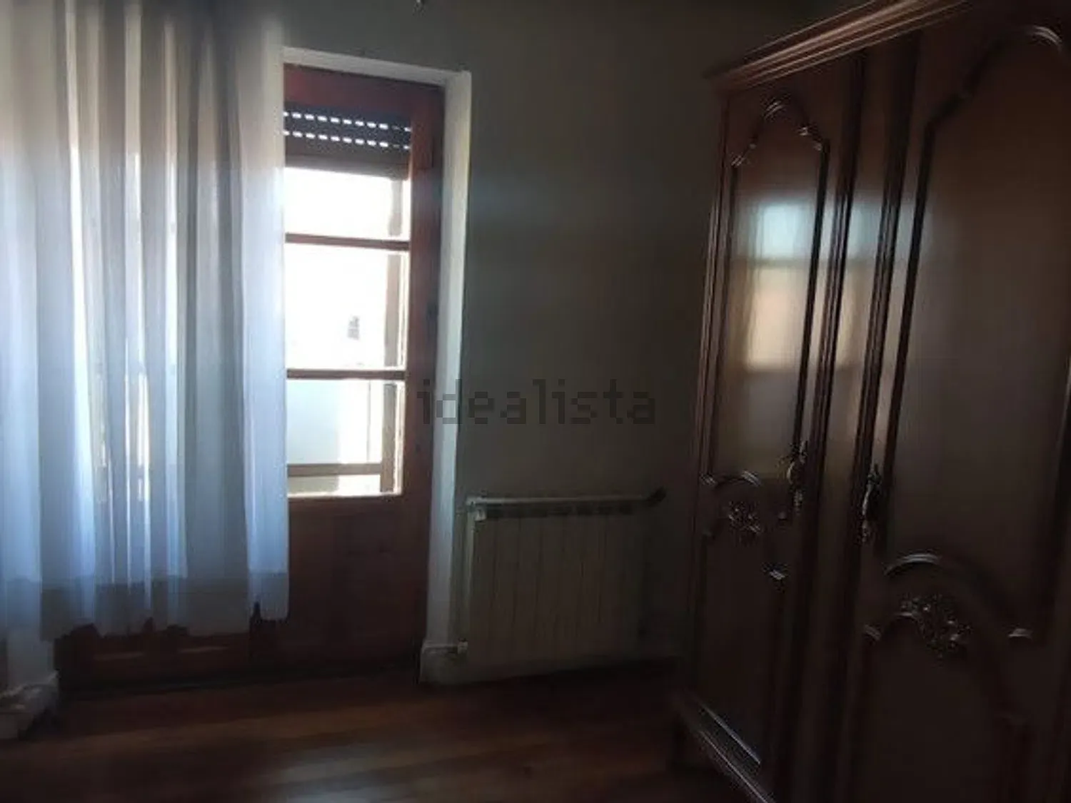 Imagen de chalet adosado en Calle Larga, 31