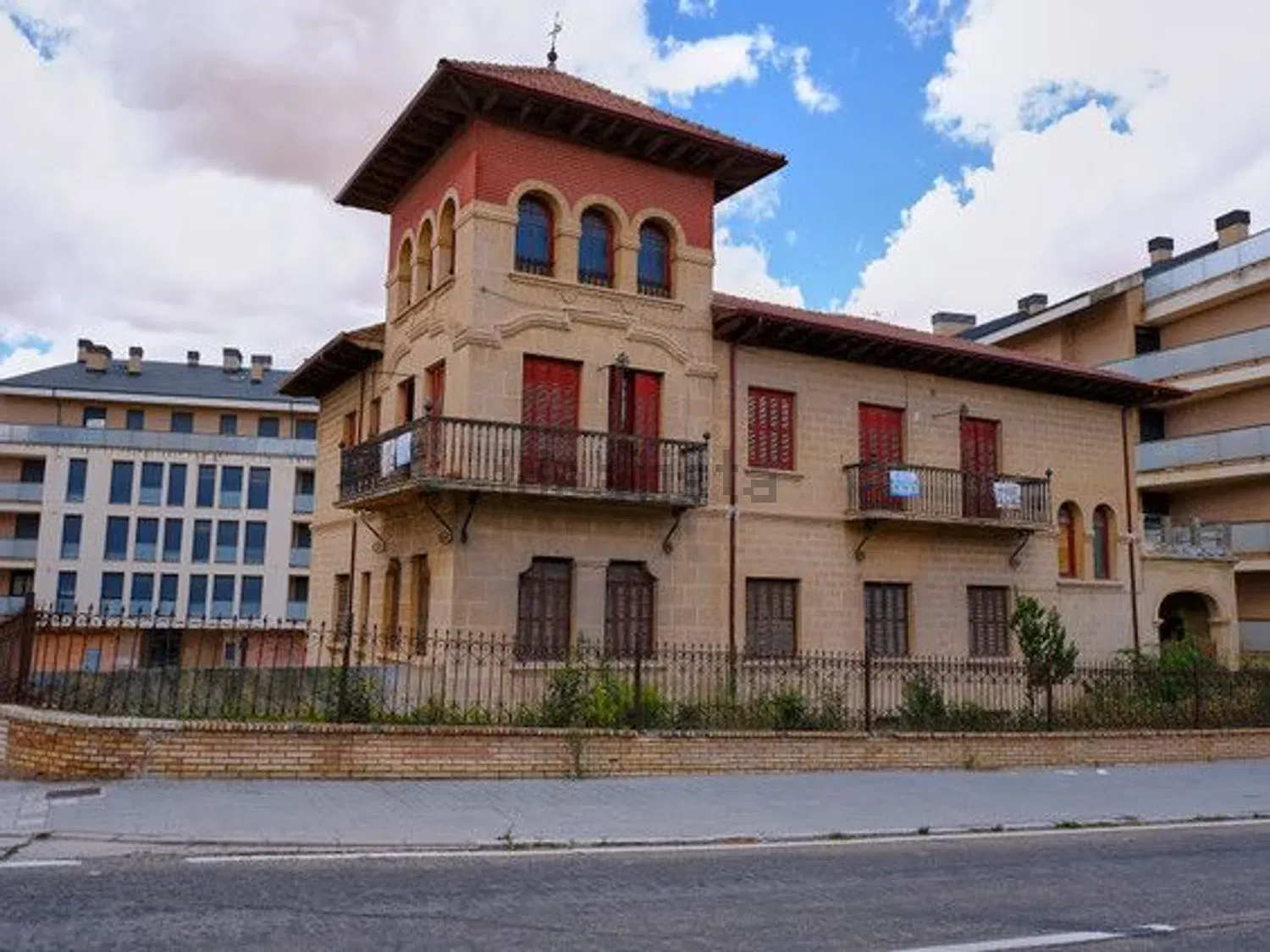 Imagen Vistas de chalet adosado en Travesía Madrid-Irún s/n